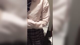 デパートのトイレでこっそりオナニーしちゃう JK㉓ jav jvip 3