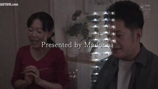 JUR-613 During the spring break, my friend and I decided to exchange our beloved mothers. Yumi Kazama Censored