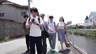 JUR-538 On a company trip... I gave my wife only a towel and let her enter the men's bath where the sexually active men gather. Mary Tachiba Censored