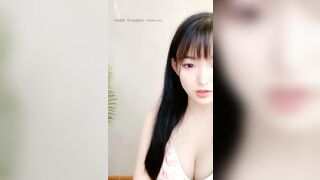 超美人美乳女子大生の恥ずかしいオナニー動画！Ｍ字開脚！白い愛液が穴から流れ出る！ jvip