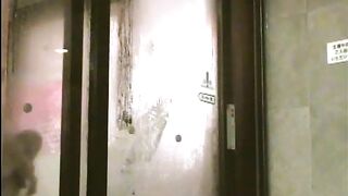 銭湯 裸で歩き回るお姉さん達 voyeur jp 180526 08