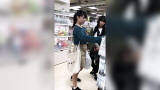 お姉さんの逆さパンチラ動画-静止画-１７６ voyeur jp 01-210526