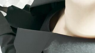 葬儀中の胸チラ 葬儀業界激震 これが令和の参列スタイル 衝撃の穴あきストッキングを見逃すな パンチラ voyeur jp