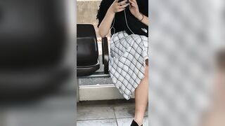 014女子大生のカワイイ娘３人エスカでスマホ逆さ撮り voyeur jp